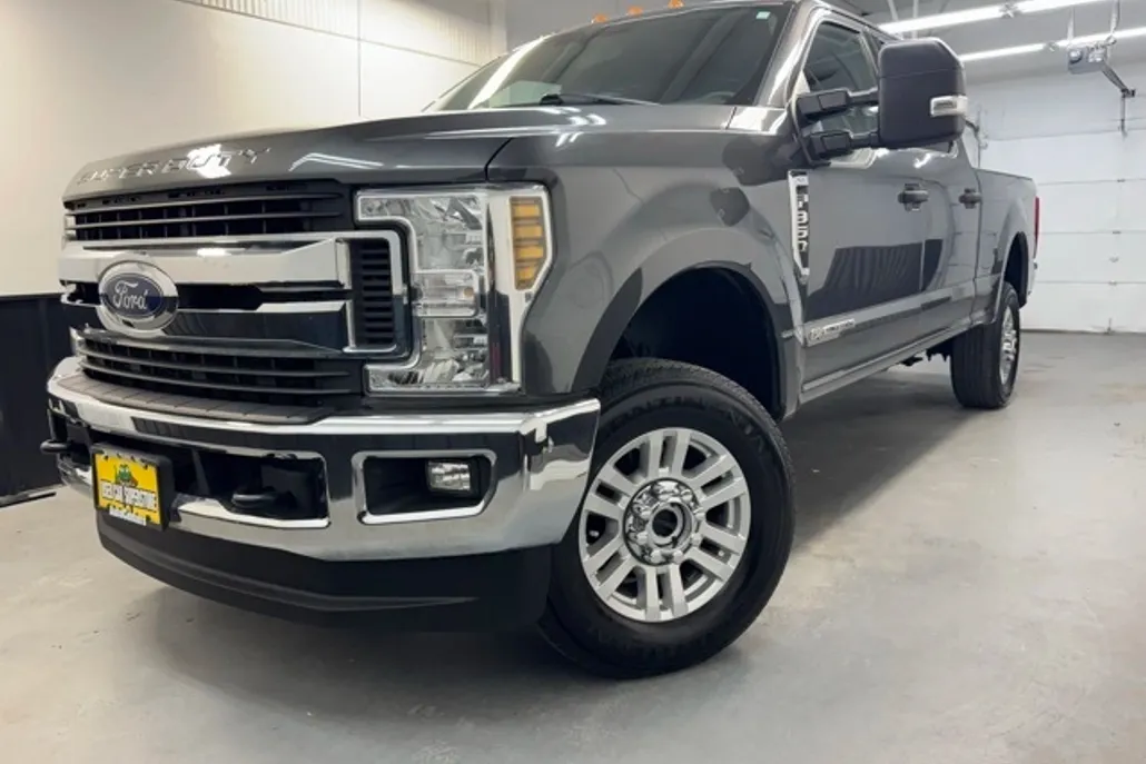 2019 Ford F-350 XLT photo 1