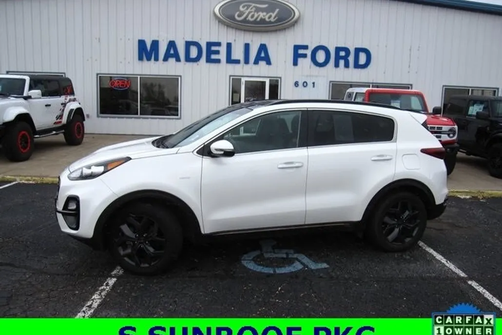 2020 Kia Sportage S photo 1