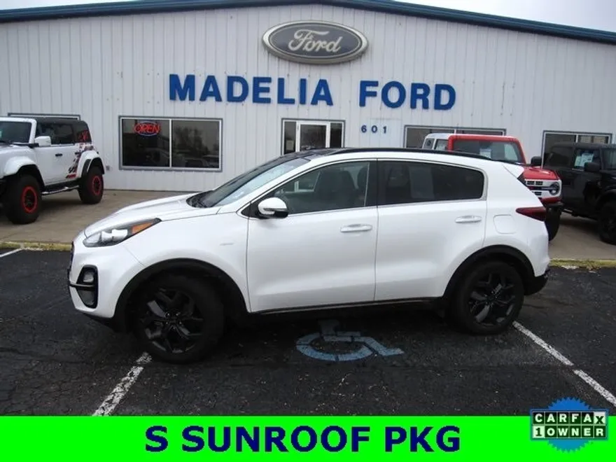 2020 Kia Sportage S photo 1