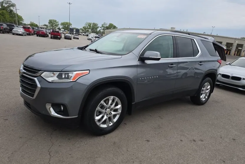 2021 Chevrolet Traverse Leather photo 1