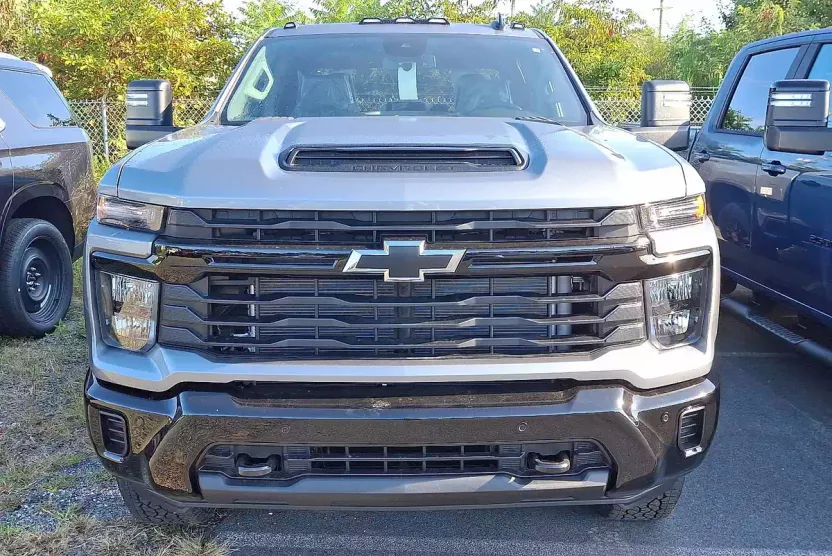 2026 Chevrolet Silverado 2500HD Custom photo 1