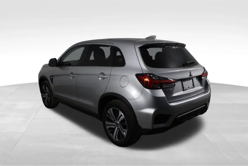 2025 Mitsubishi Outlander Sport ES photo 1