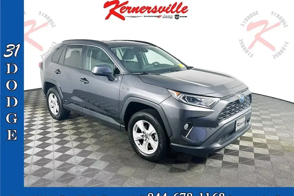 2021 Toyota RAV4 Hybrid XLE photo 1
