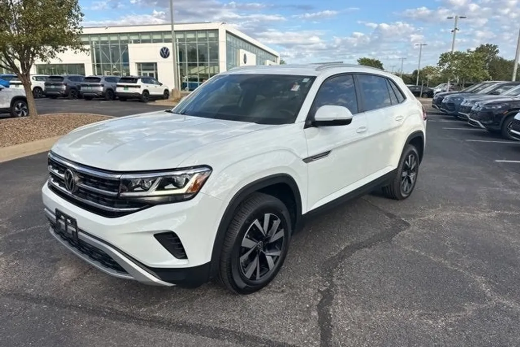 2023 Volkswagen Atlas Cross Sport SE photo 1