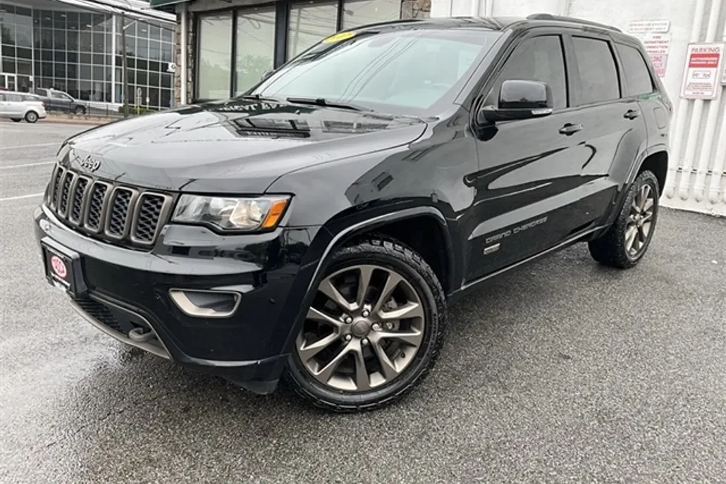2017 Jeep Grand Cherokee Limited Anniversary Edition Black photo 1