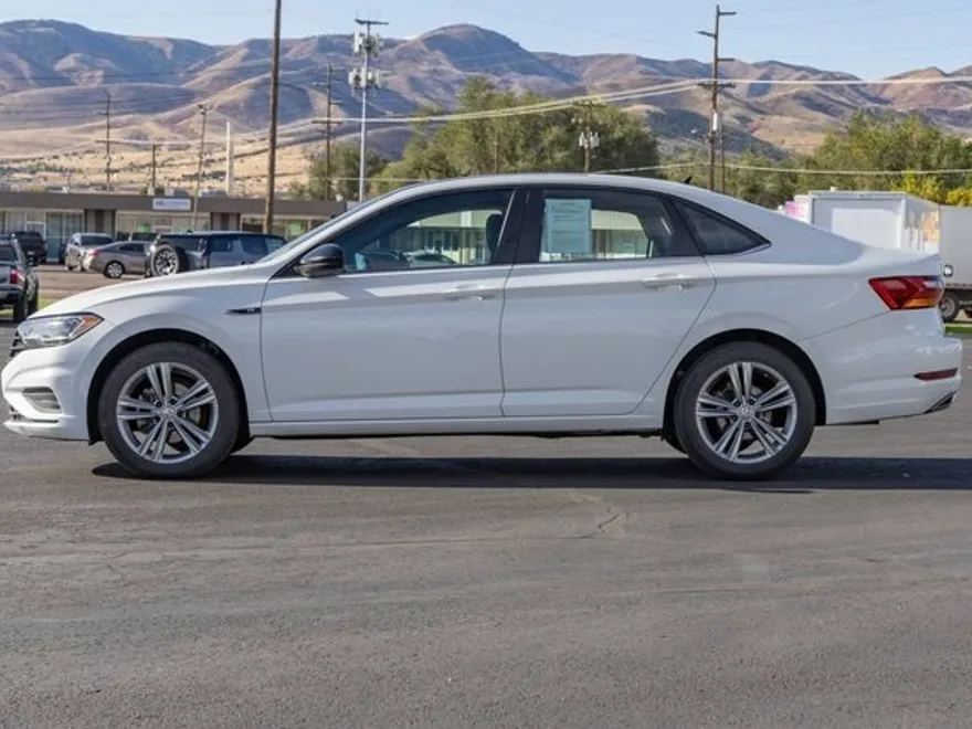 2019 Volkswagen Jetta R-Line photo 1