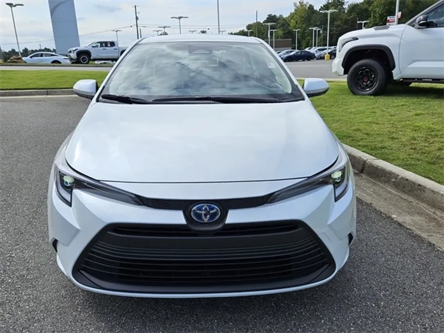 2025 Toyota Corolla Hybrid LE photo 1