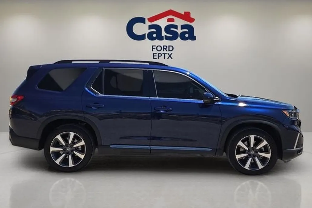 2025 Honda Pilot Touring photo 1
