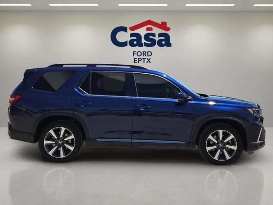 2025 Honda Pilot Touring photo 1