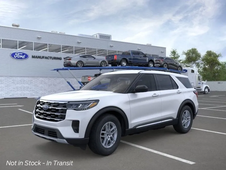 2025 Ford Explorer photo 1