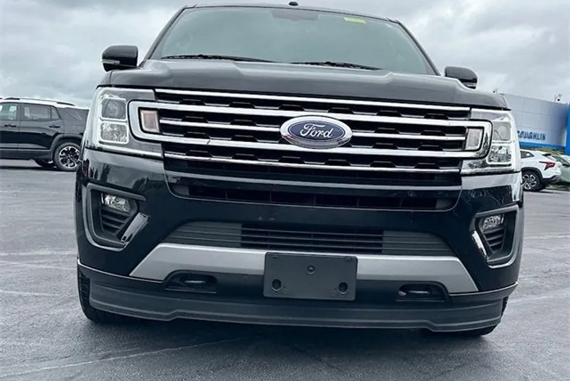 2019 Ford Expedition XLT photo 1