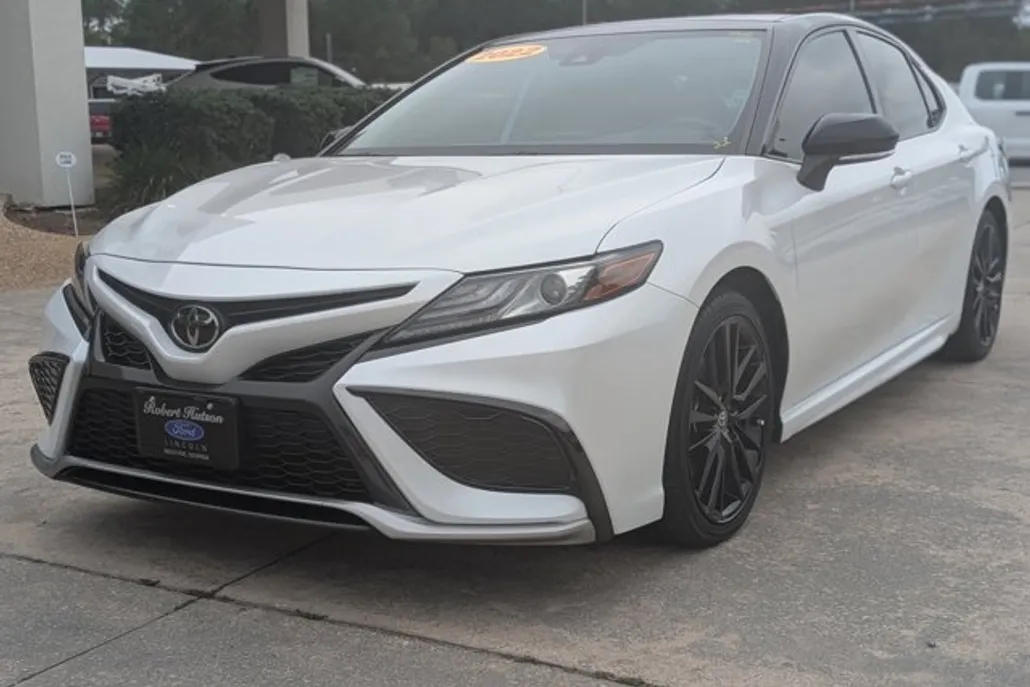2022 Toyota Camry XSE photo 1