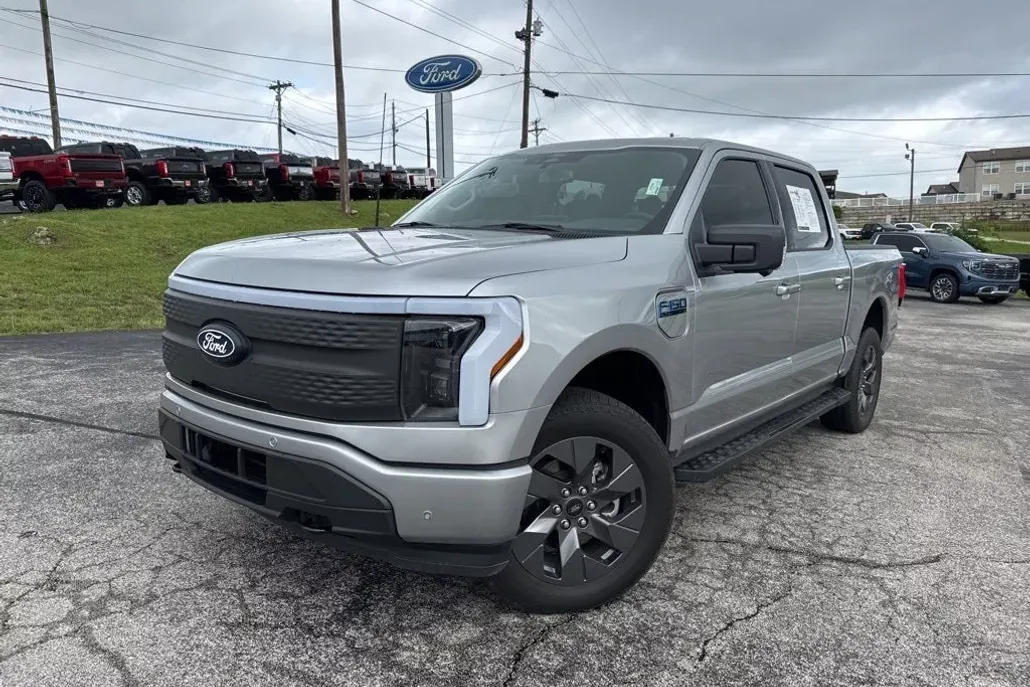 2024 Ford F-150 Lightning photo 1