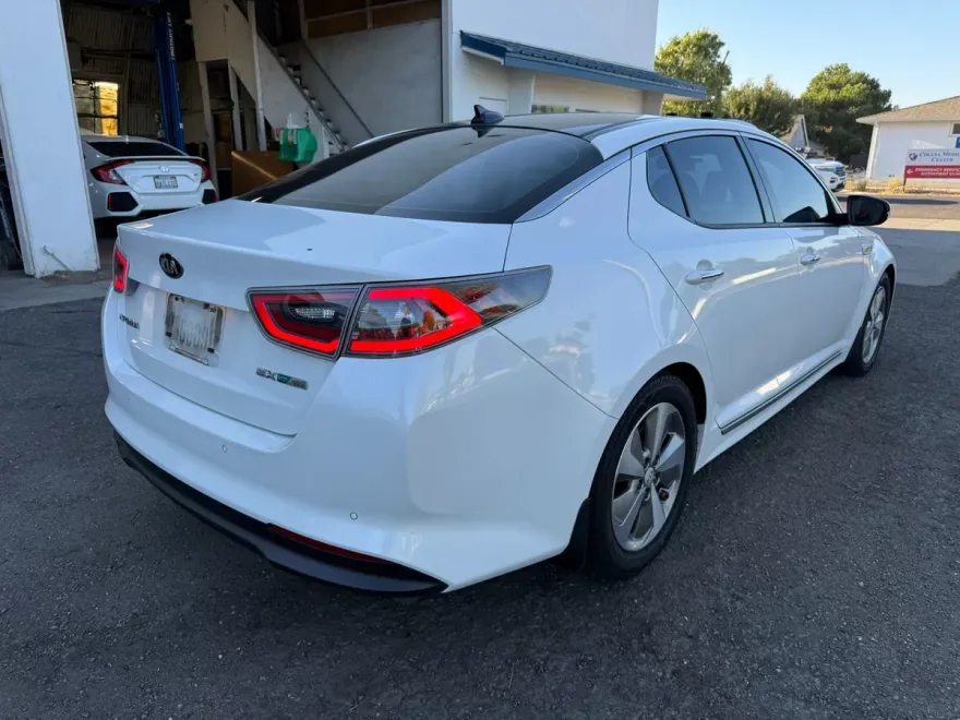 2016 Kia Optima Hybrid EX photo 1
