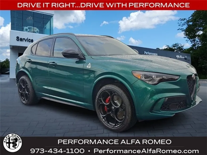 2024 Alfa Romeo Stelvio Quadrifoglio photo 1