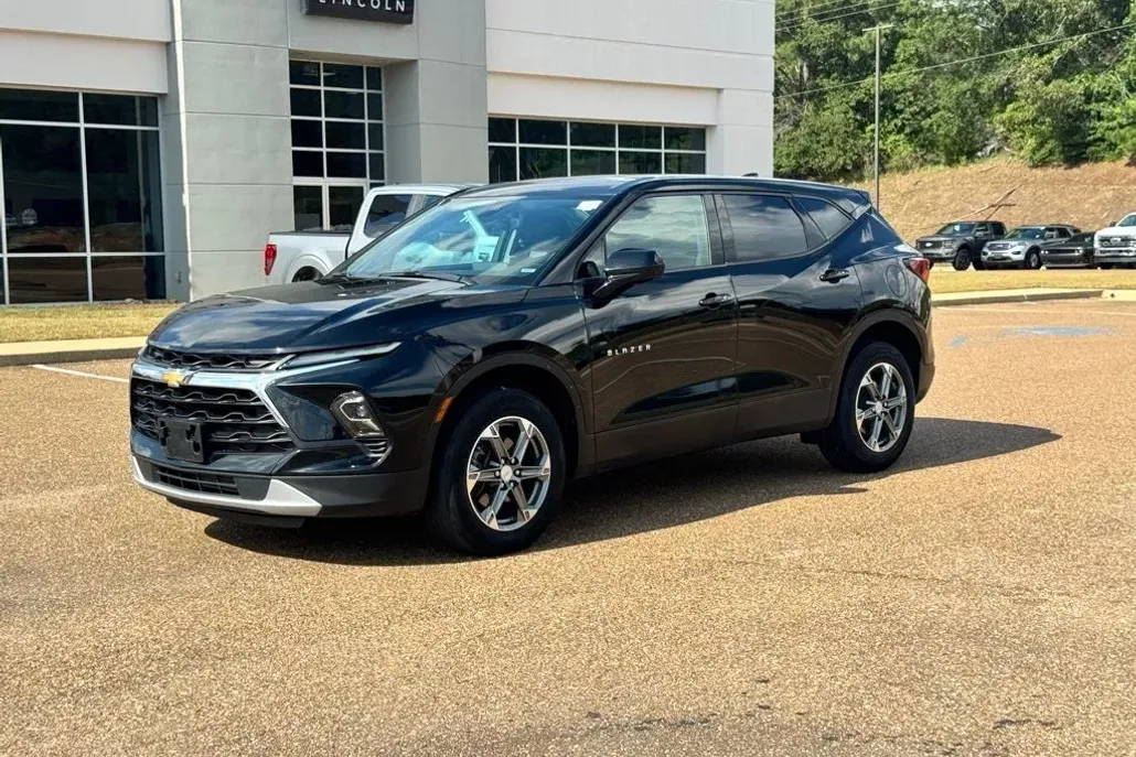 2023 Chevrolet Blazer 2LT photo 1