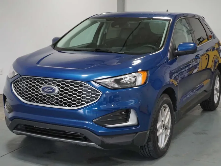 2023 Ford Edge SEL photo 1