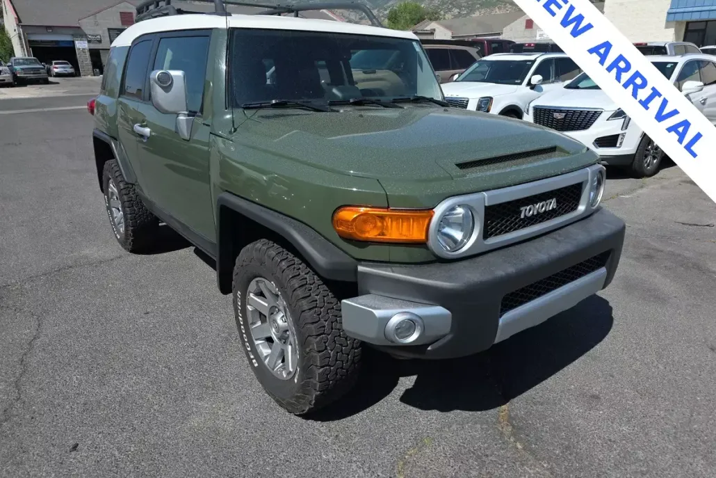 2014 Toyota FJ Cruiser Base photo 1