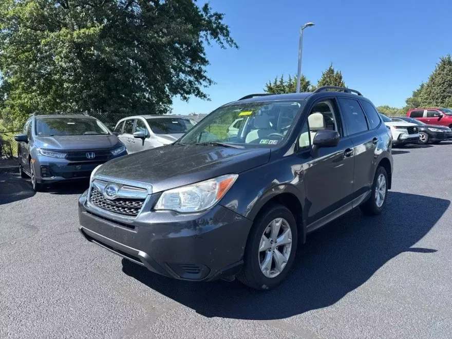 2015 Subaru Forester 2.5i Premium photo 1