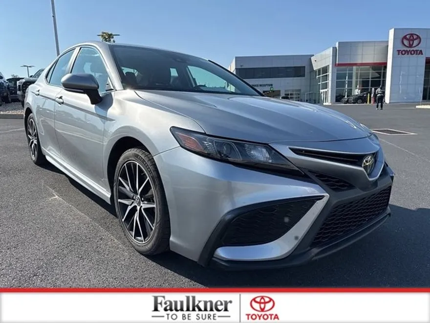 2023 Toyota Camry SE photo 1