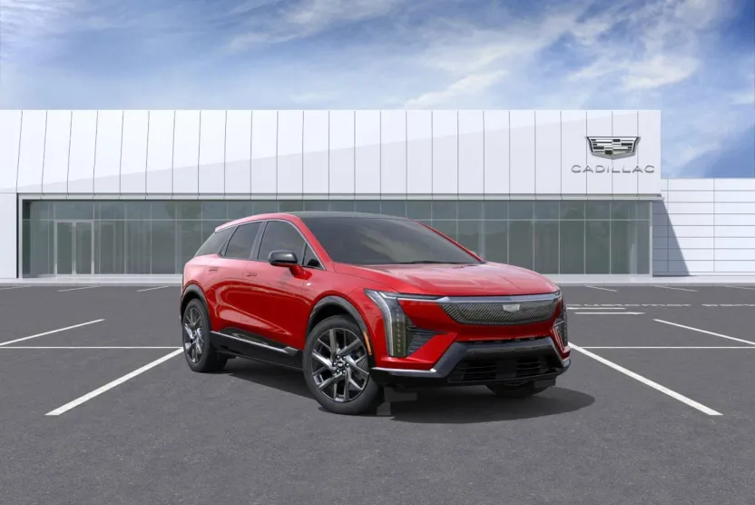 2025 Cadillac Optiq Luxury photo 1