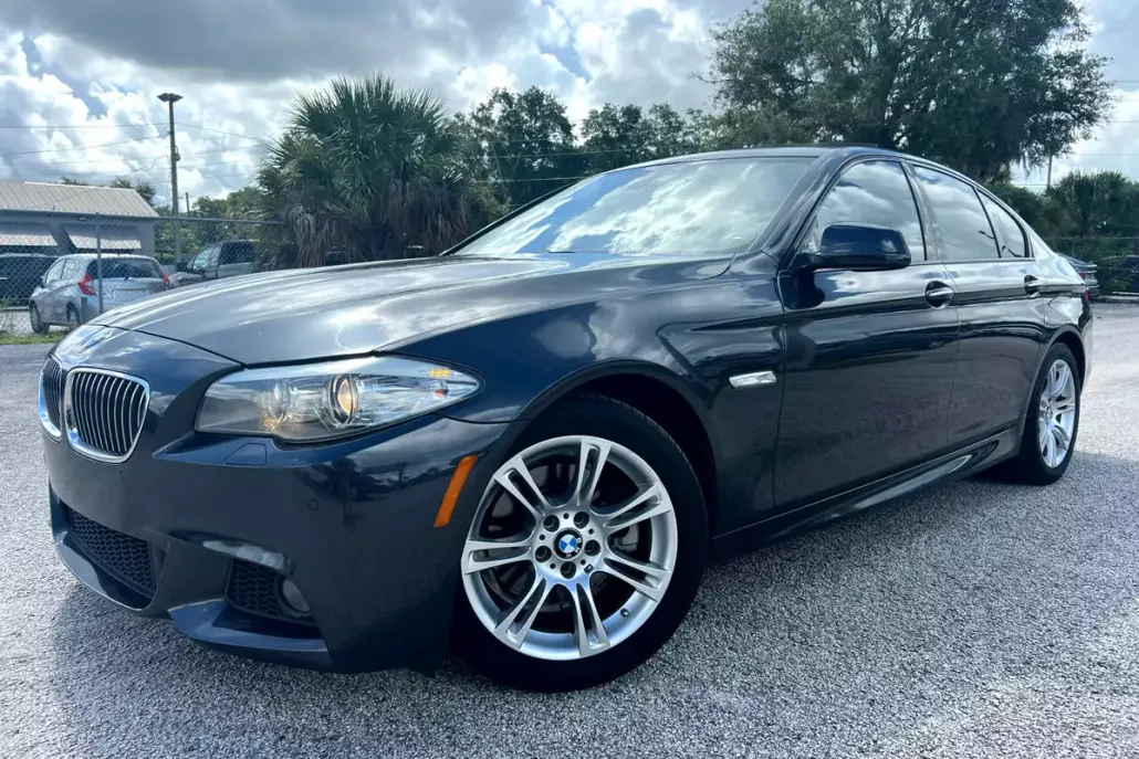 2011 Bmw 528i 5-series photo 1