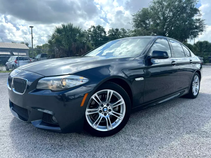 2011 Bmw 528i 5-series photo 1