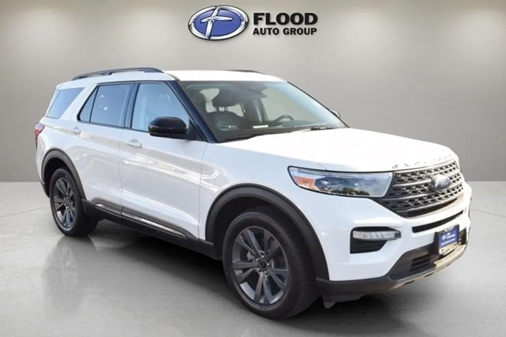 2022 Ford Explorer XLT photo 1