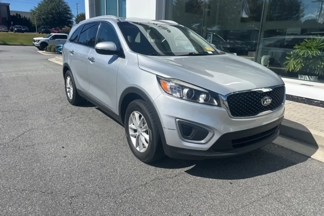 2018 Kia Sorento LX photo 1