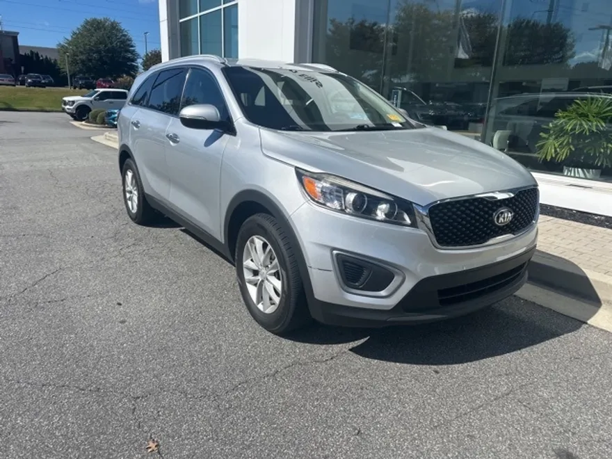 2018 Kia Sorento LX photo 1