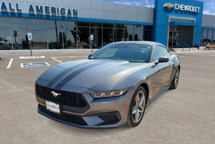2025 Ford Mustang EcoBoost Premium photo 1