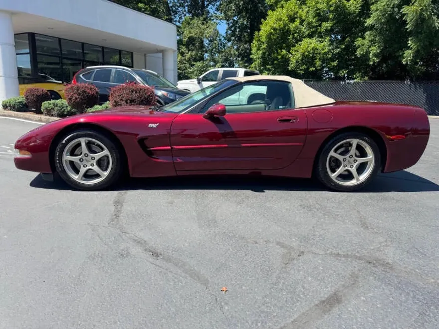 2003 Chevrolet Corvette photo 1