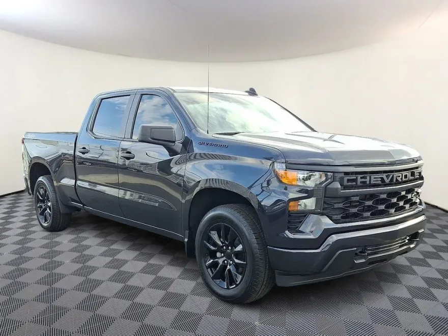 2022 Chevrolet Silverado 1500 Custom photo 1