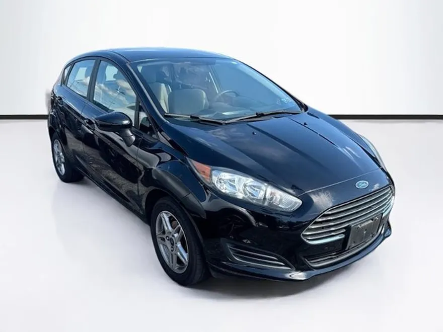2018 Ford Fiesta SE photo 1