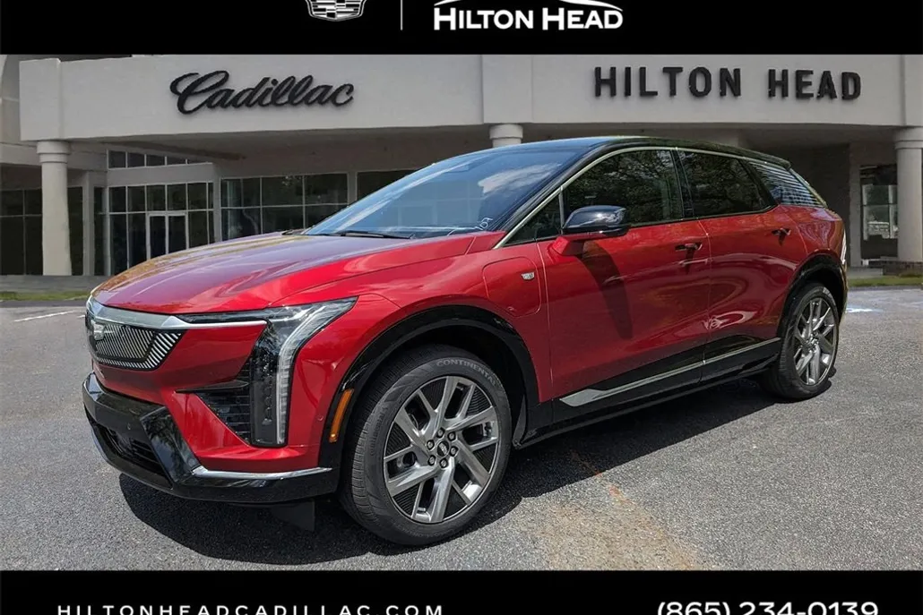 2025 Cadillac Optiq Luxury photo 1