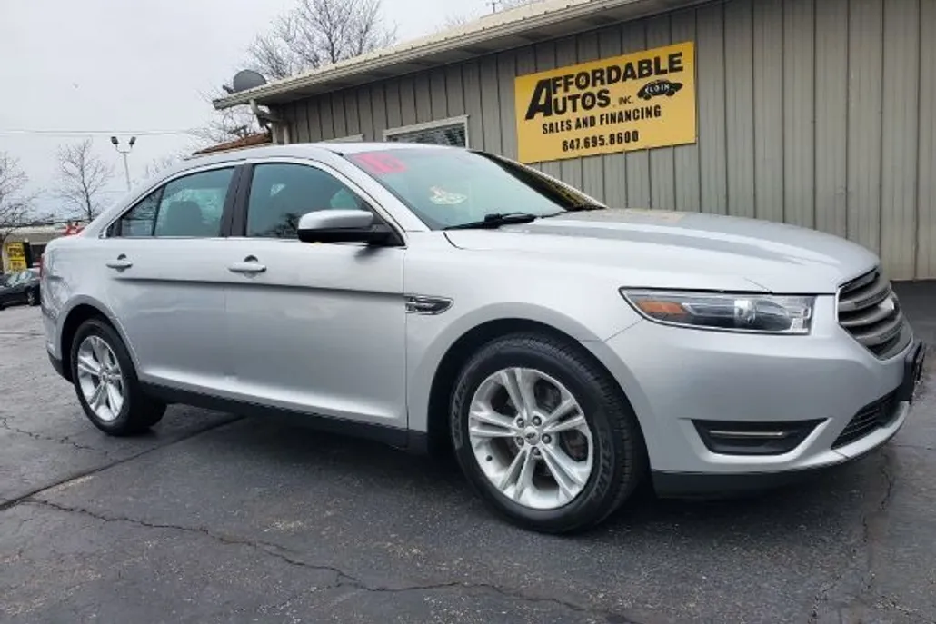 2018 Ford Taurus SEL photo 1