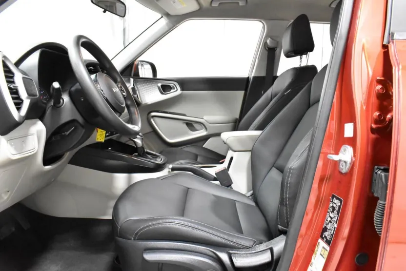 2022 Kia Soul LX photo 1
