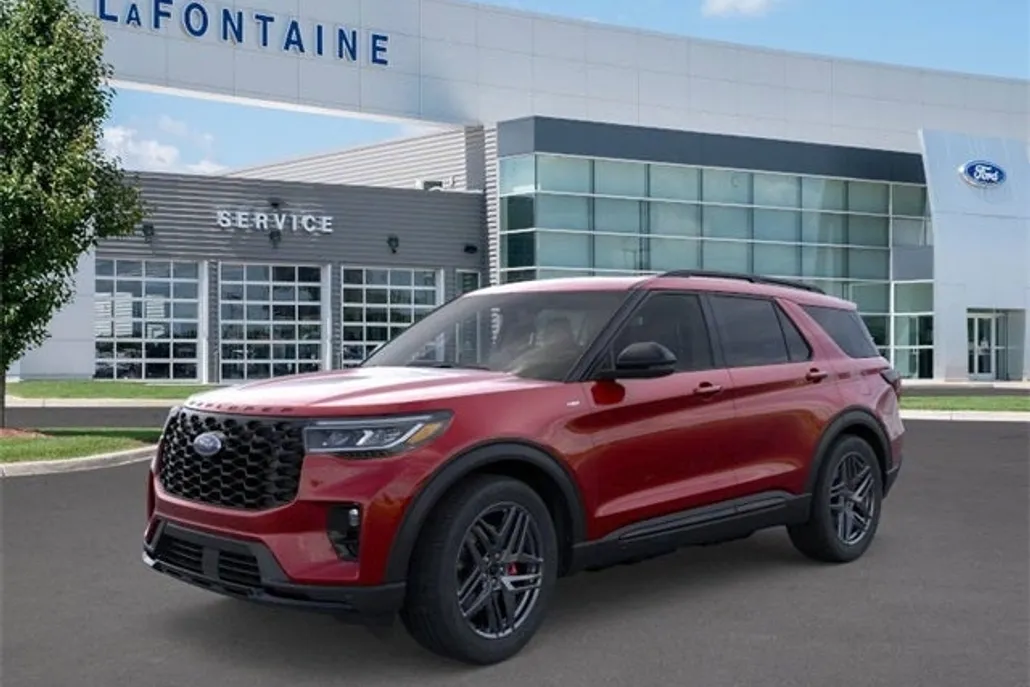 2025 Ford Explorer ST-Line photo 1