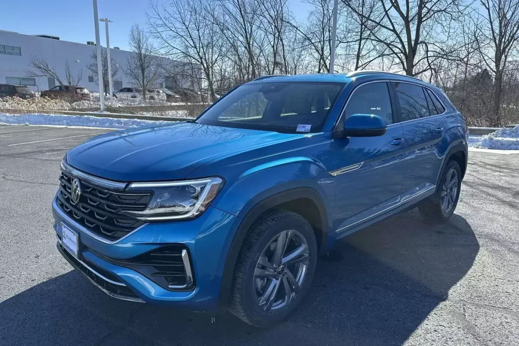 2024 Volkswagen Atlas Cross Sport SEL R-Line photo 1
