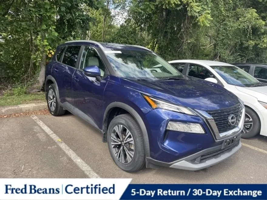 2022 Nissan Rogue SV photo 1