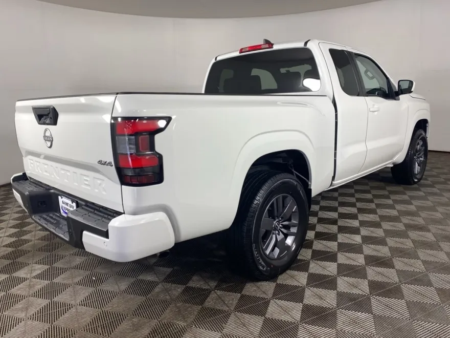 2025 Nissan Frontier SV photo 1