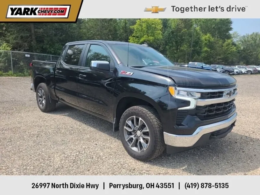 2022 Chevrolet Silverado 1500 LT photo 1