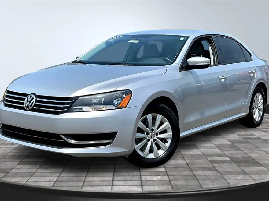 2015 Volkswagen Passat Wolfsburg Edition photo 1