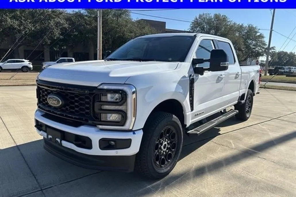 2025 Ford F-250 Lariat photo 1