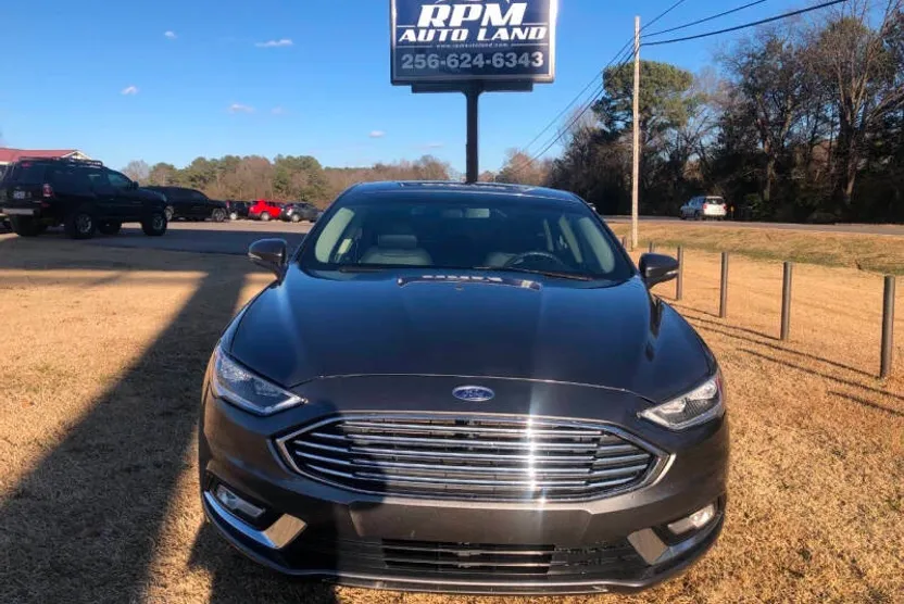 2017 Ford Fusion SE photo 1