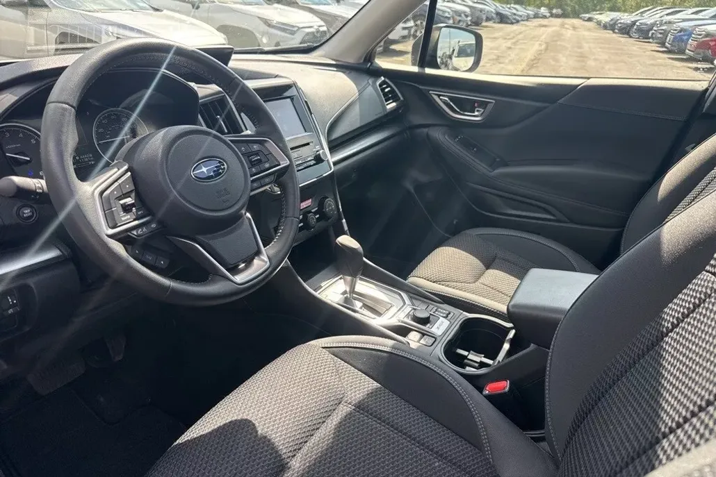 2023 Subaru Forester Premium photo 1