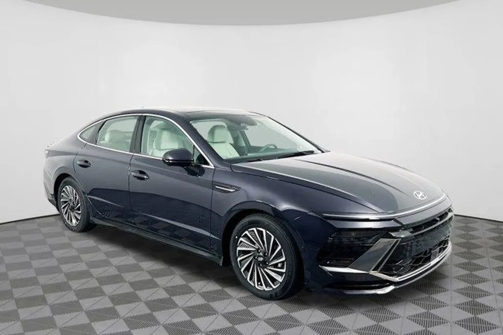 2025 Hyundai Sonata Hybrid Limited photo 1