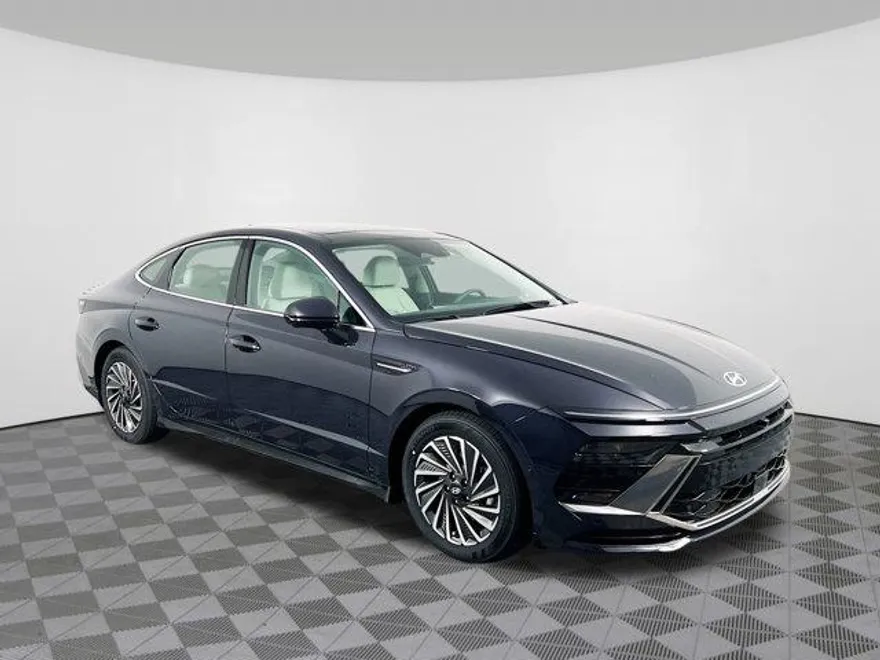 2025 Hyundai Sonata Hybrid Limited photo 1