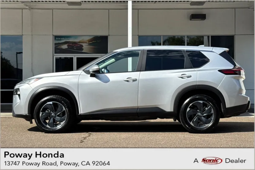 2024 Nissan Rogue SV photo 1