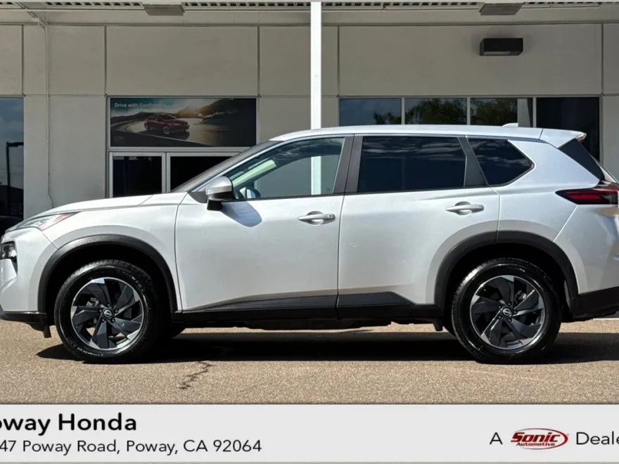 2024 Nissan Rogue SV photo 1